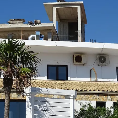 Gabbiano Sarandë