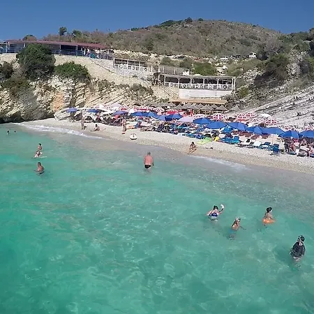 Gabbiano Sarandë